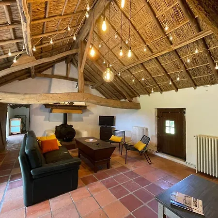 Sejour Authentique Dans Bourrine Traditionnelle A Landhuis *